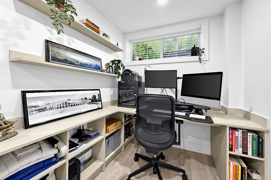 1270 Premier Street North Vancouver, BC - 15