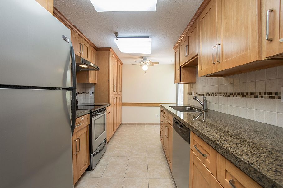 502 5733 Cambie Street Vancouver, BC - 5