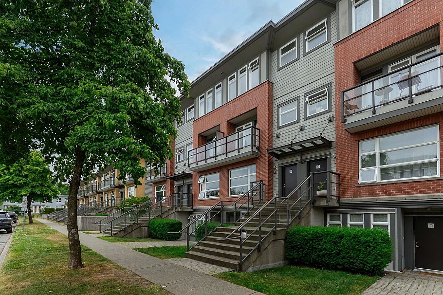206 5632 Kings Road Vancouver, BC - 1