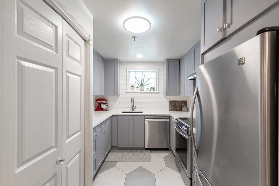 1 451 E Pender Street Vancouver, BC - 8