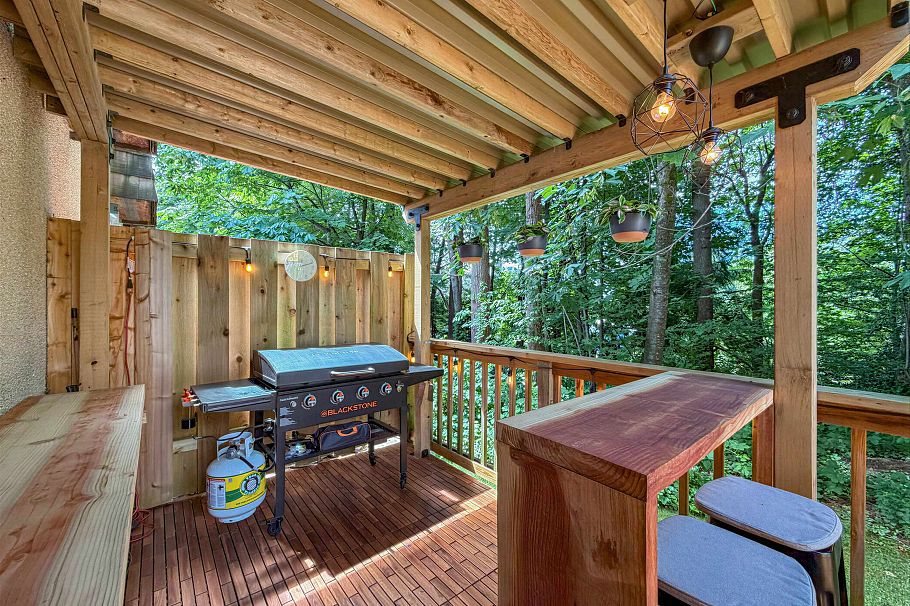 1270 Premier Street North Vancouver, BC - 18