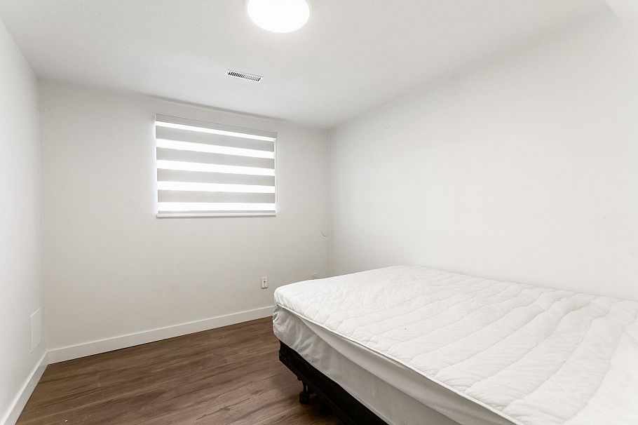 2986 E 3rd Avenue Vancouver, BC - 21