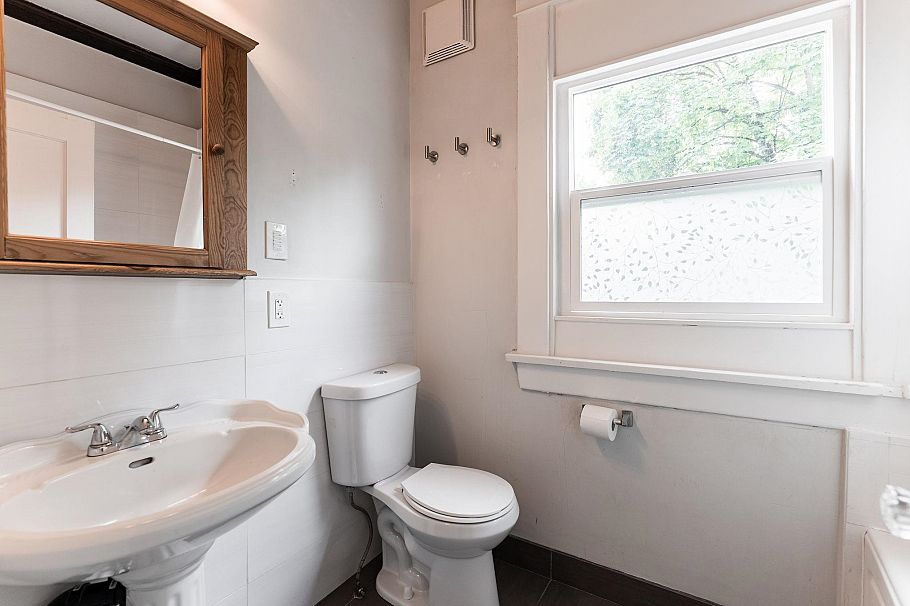 1924 Kitchener Street Vancouver, BC - 10