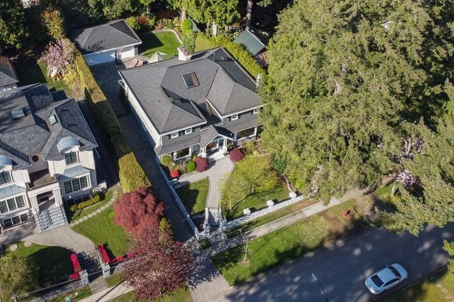 3557 W 36th Avenue Vancouver, BC - 36