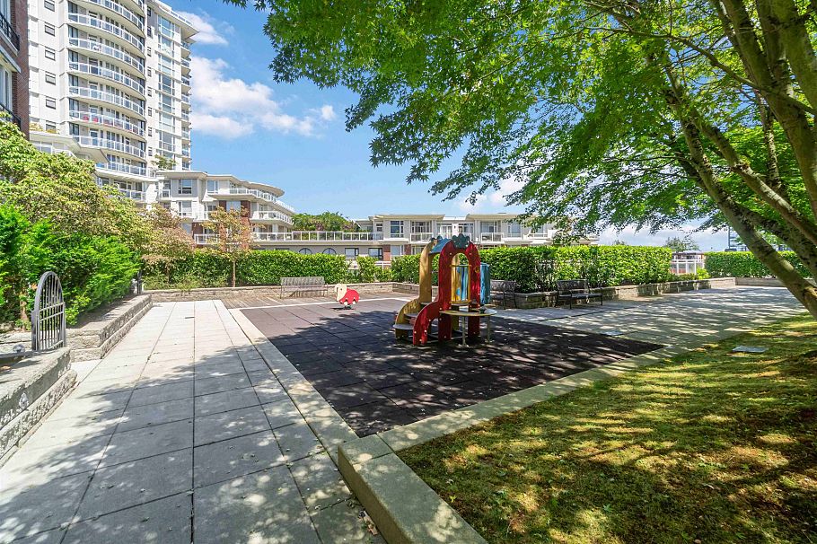 424 4078 Knight Street Vancouver, BC - 6