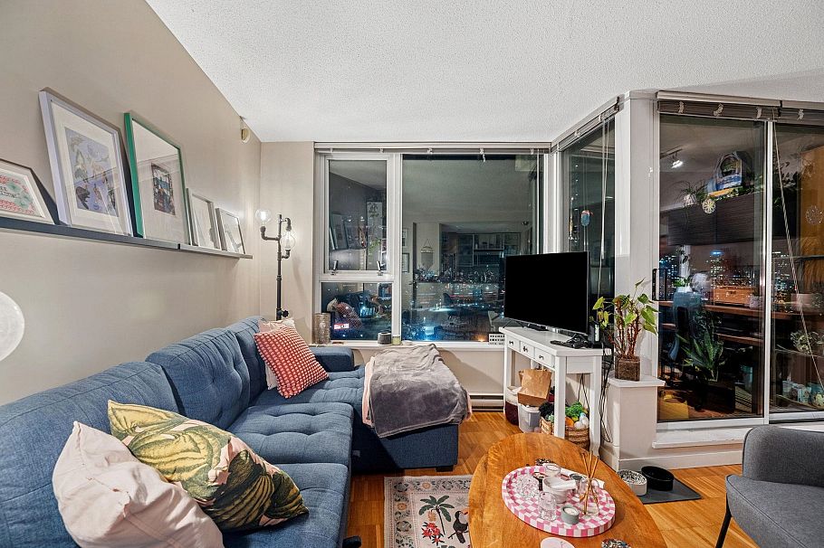 1901 33 Smithe Street Vancouver, BC - 3