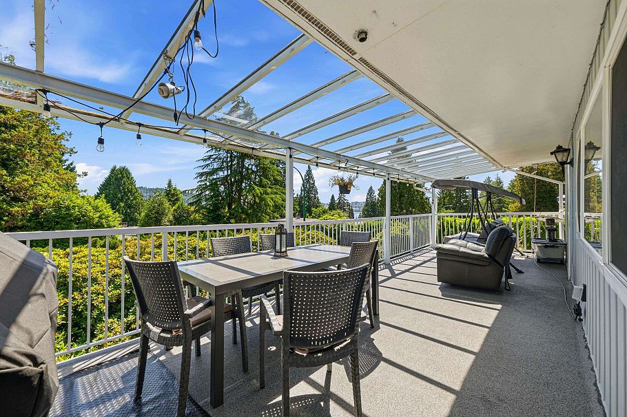 693 Plymouth Drive North Vancouver, BC - 13