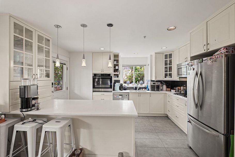 416 W Keith Road North Vancouver, BC - 15