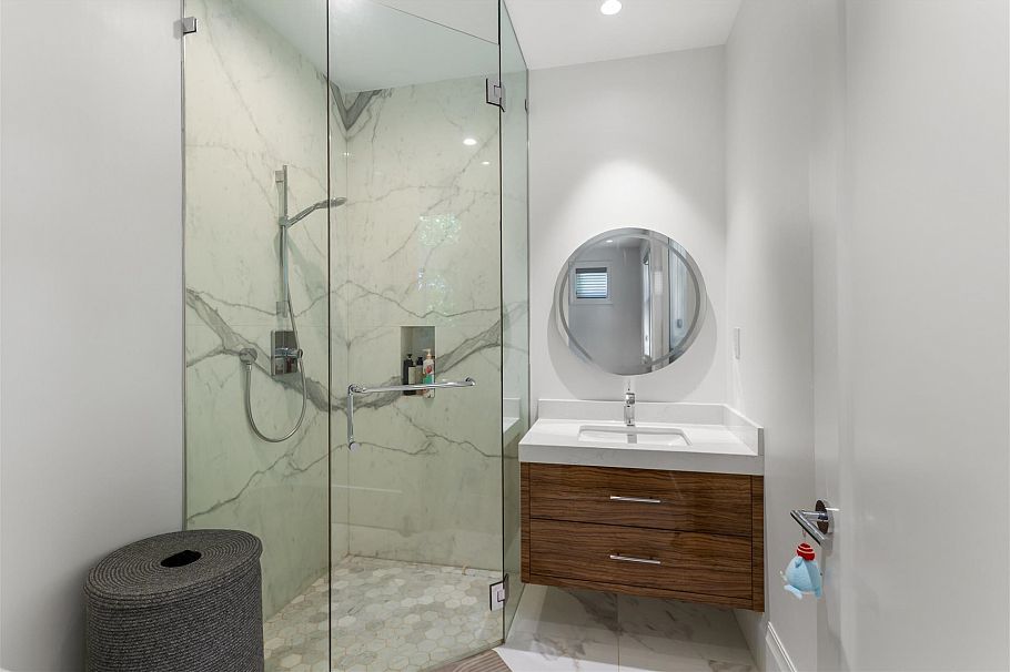 1341 Matthews Avenue Vancouver, BC - 22