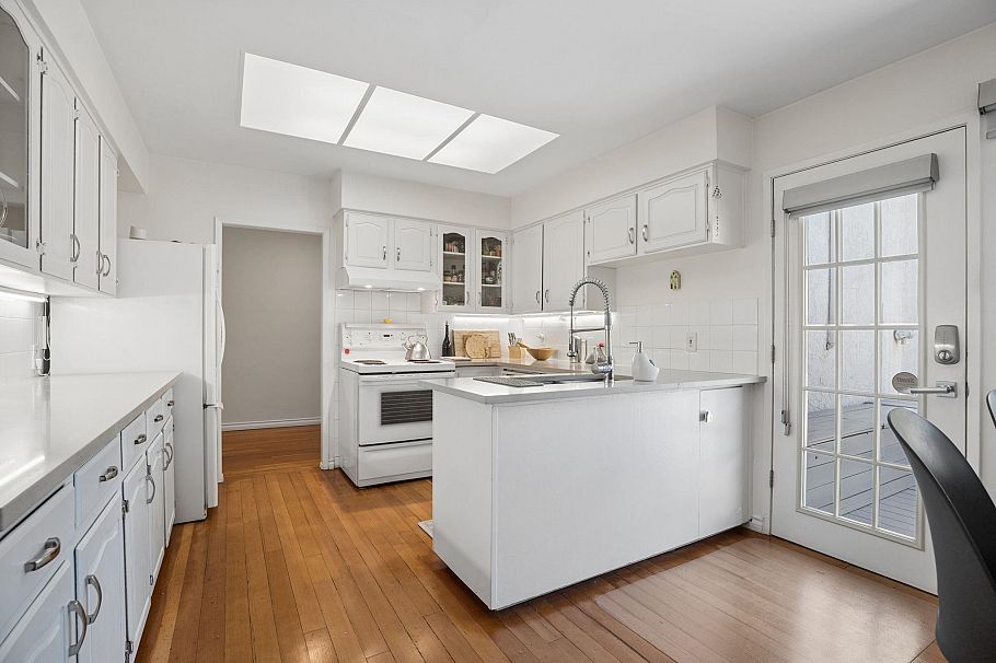 1034 Heywood Street North Vancouver, BC - 13