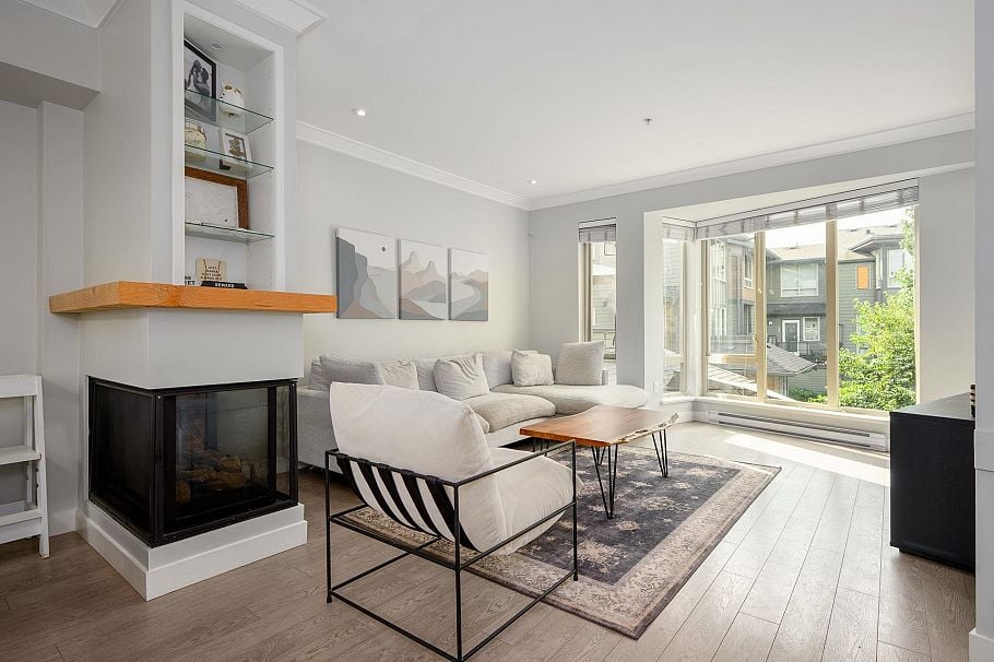 20 757 Orwell Street North Vancouver, BC - 1