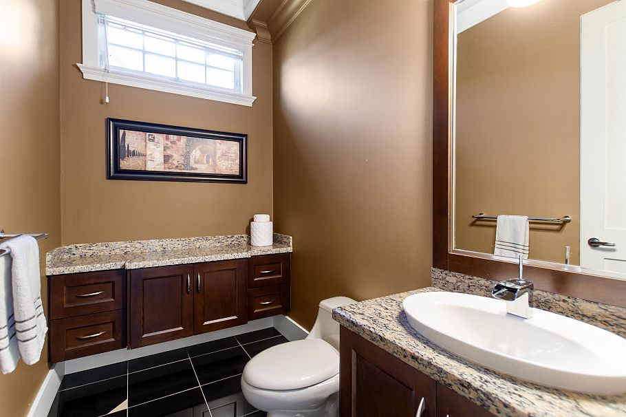 2495 W 33rd Avenue Vancouver, BC - 10