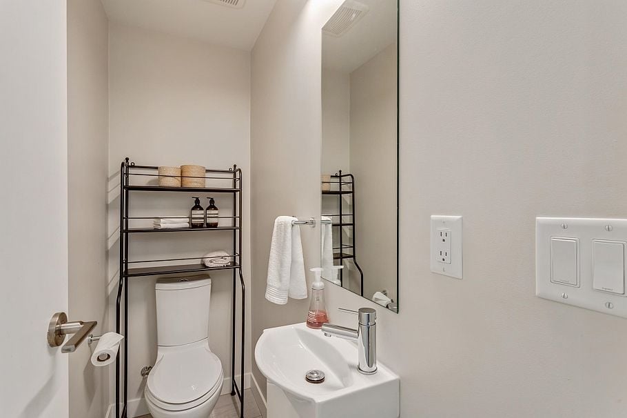 125 649 E 3rd Street North Vancouver, BC - 10