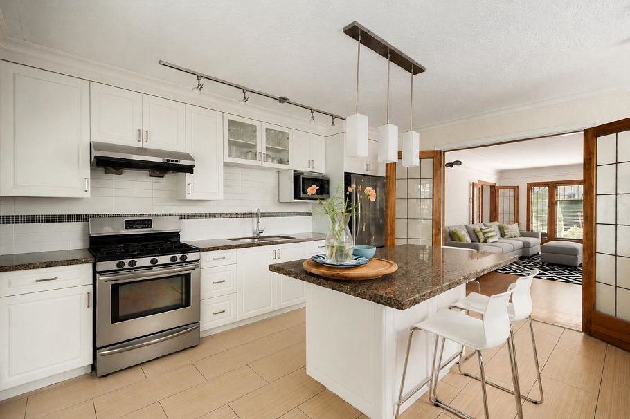 6311 Adera Street Vancouver, BC - 9