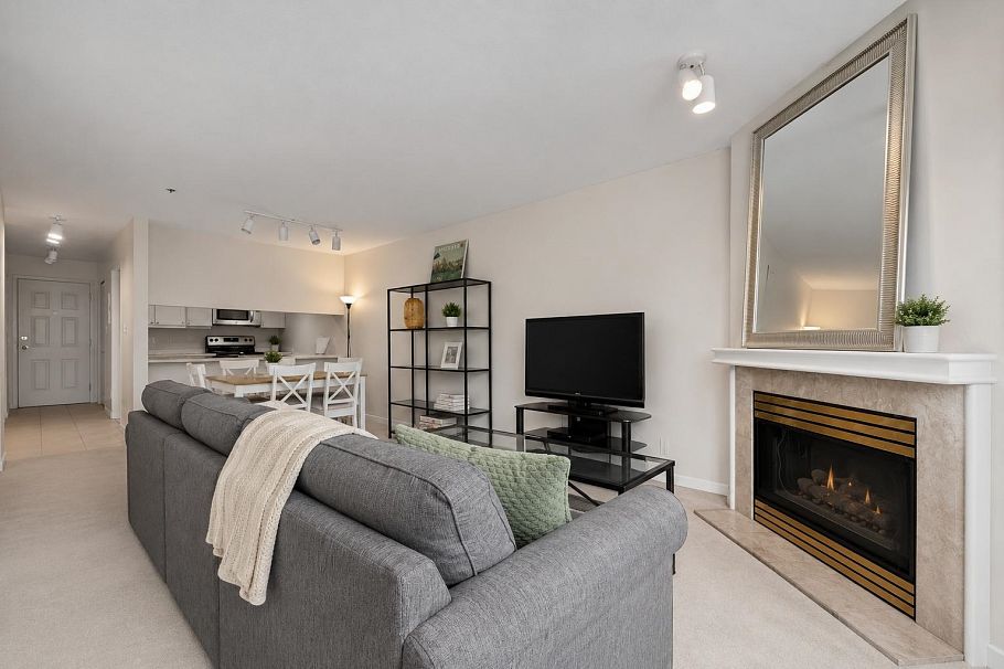 108 3250 W Broadway Vancouver, BC - 7
