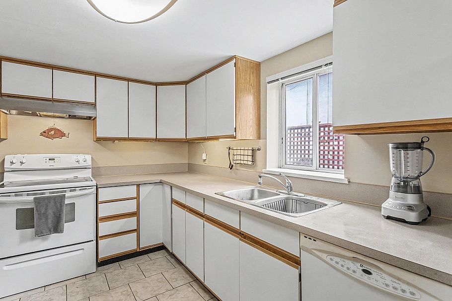 4072 Ontario Street Vancouver, BC - 20