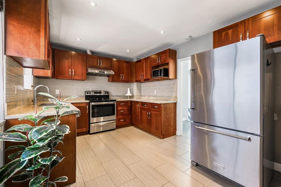 6175 Quebec Street Vancouver, BC - 5