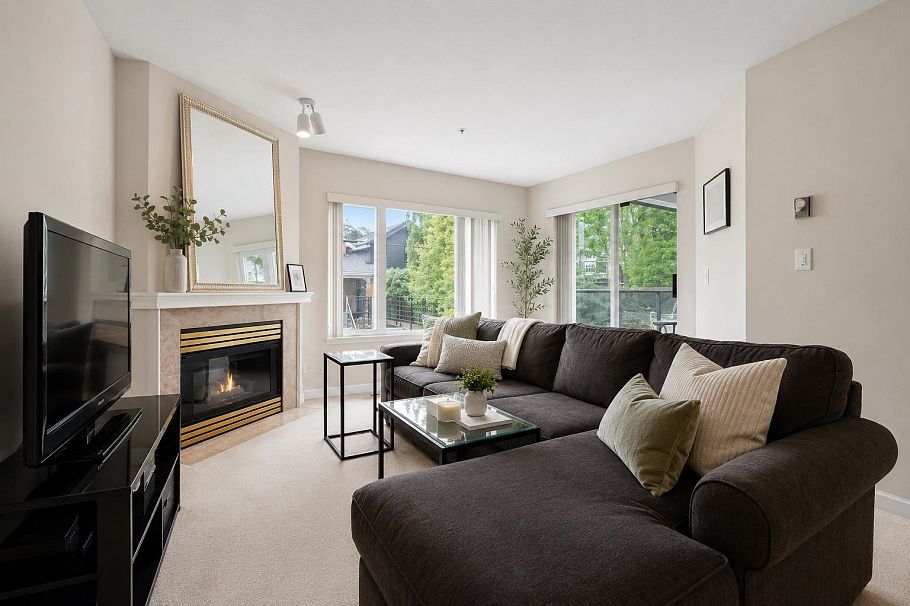 108 3250 W Broadway Vancouver, BC - 2