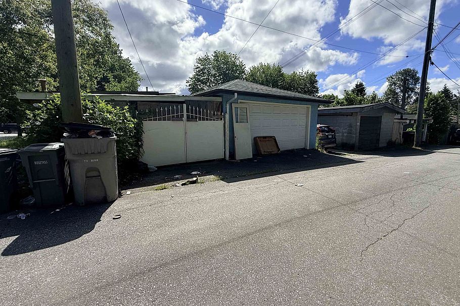 2815 Nanaimo Street Vancouver, BC - 3