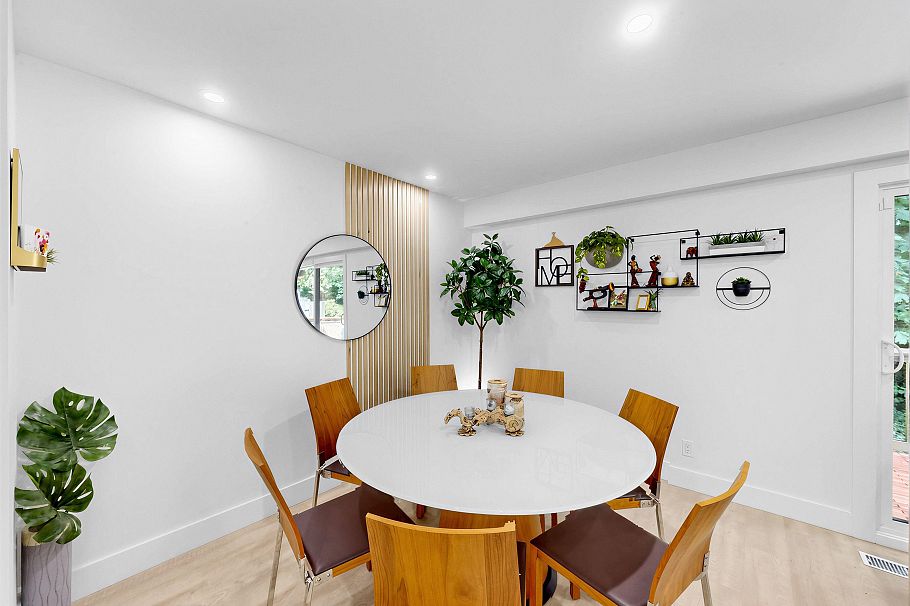 1270 Premier Street North Vancouver, BC - 5