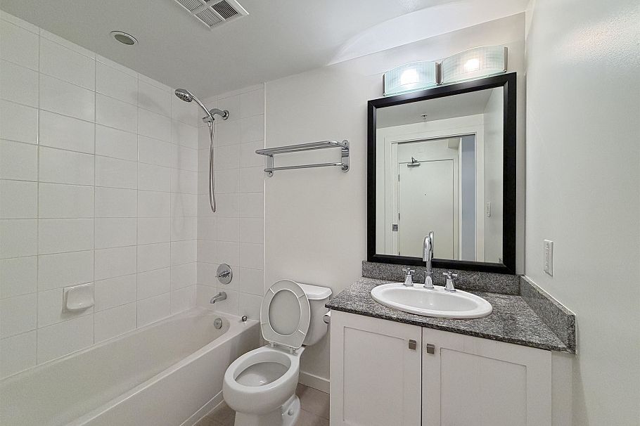 703 480 Robson Street Vancouver, BC - 11