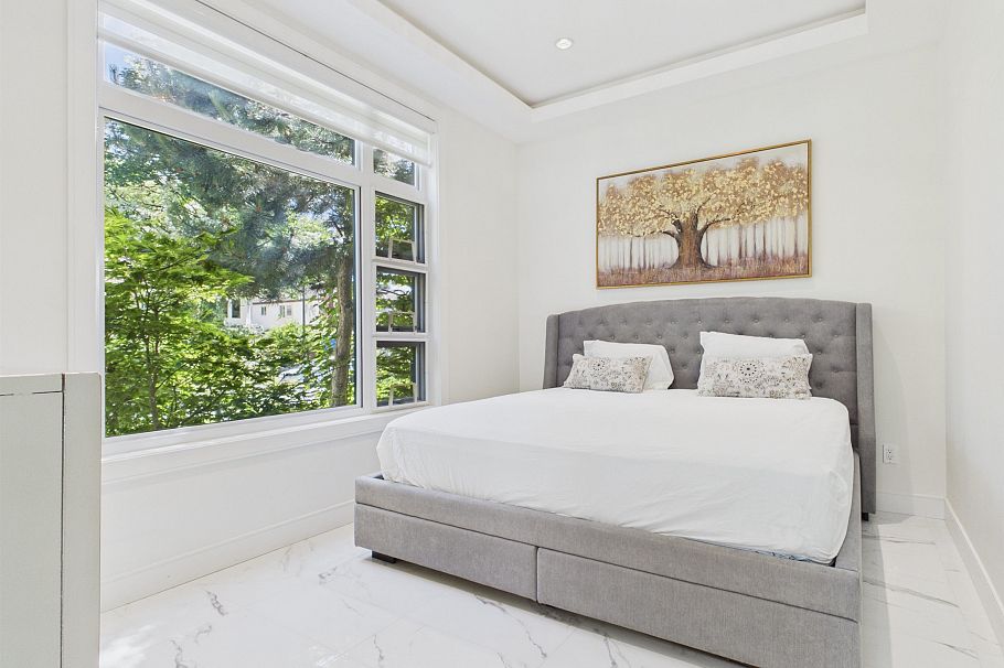 2277 E 28th Avenue Vancouver, BC - 10