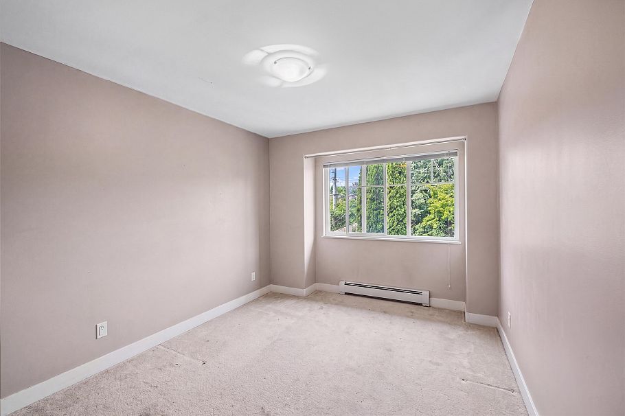 416 W Keith Road North Vancouver, BC - 27