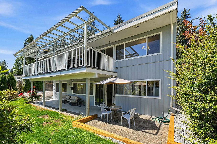 693 Plymouth Drive North Vancouver, BC - 26