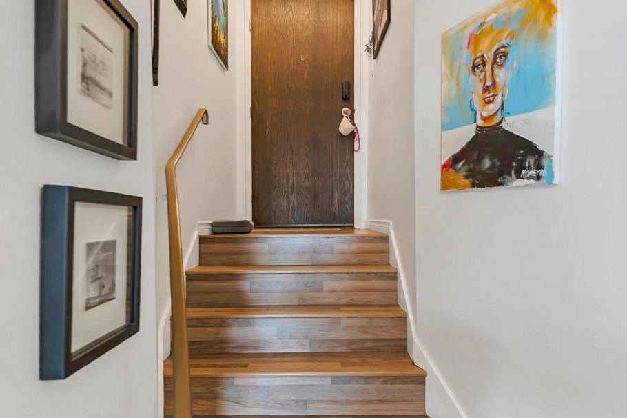 207 2080 Maple Street Vancouver, BC - 2