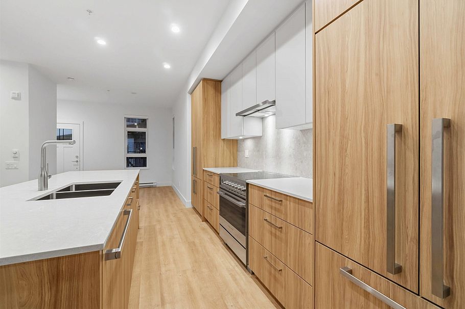 107 2320 Emery Court North Vancouver, BC - 4