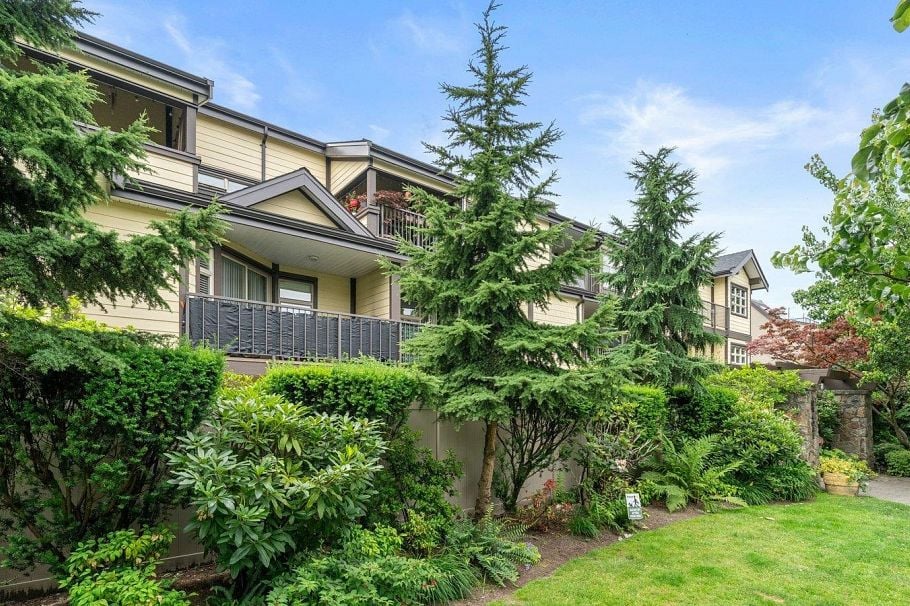 301 235 W 4th Street North Vancouver, BC - 2