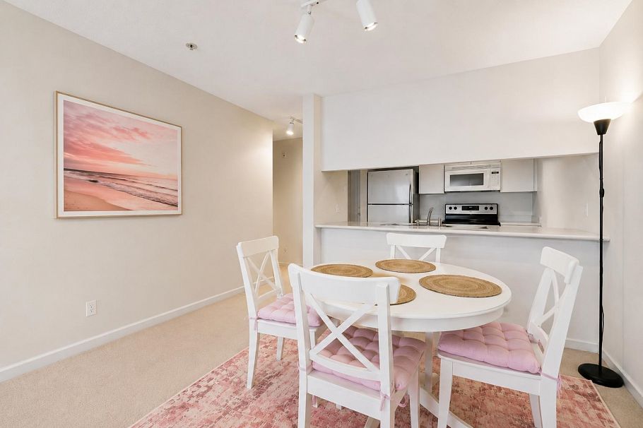108 3250 W Broadway Vancouver, BC - 10