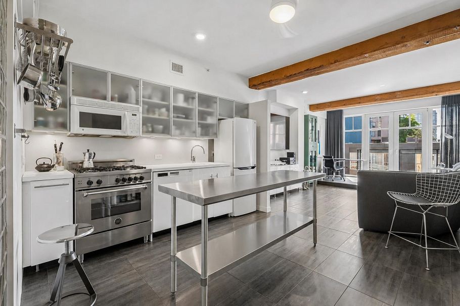 308 1275 Hamilton Street Vancouver, BC - 1