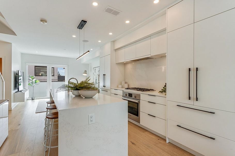 125 649 E 3rd Street North Vancouver, BC - 4