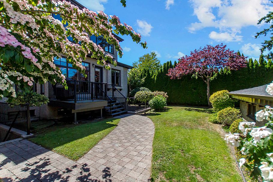 2495 W 33rd Avenue Vancouver, BC - 20