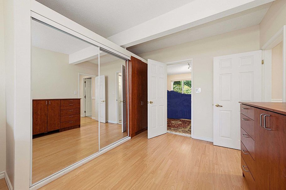 693 Plymouth Drive North Vancouver, BC - 15
