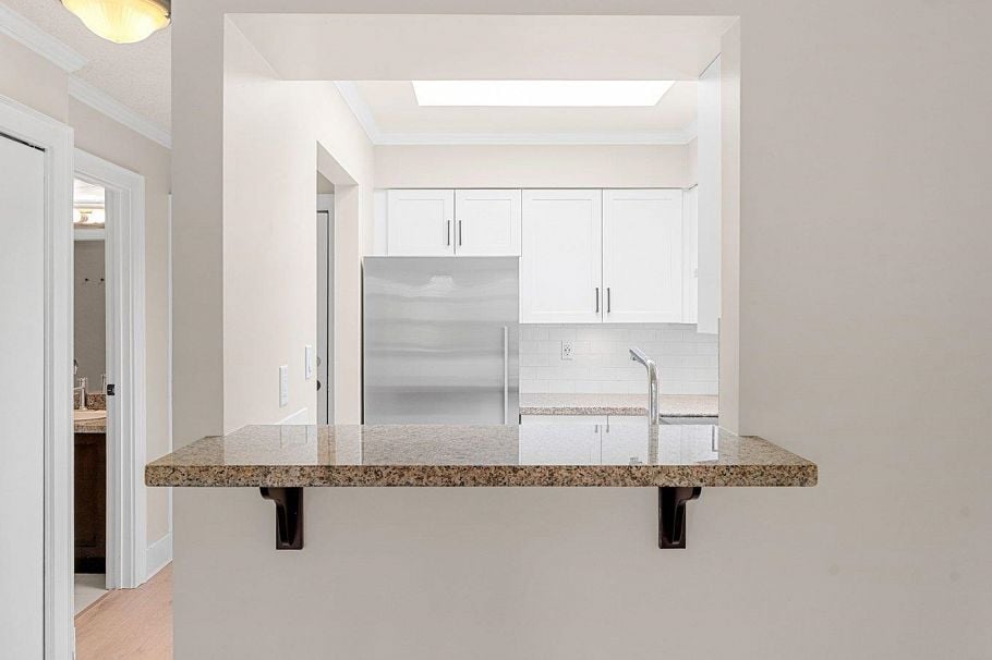 301 235 W 4th Street North Vancouver, BC - 6