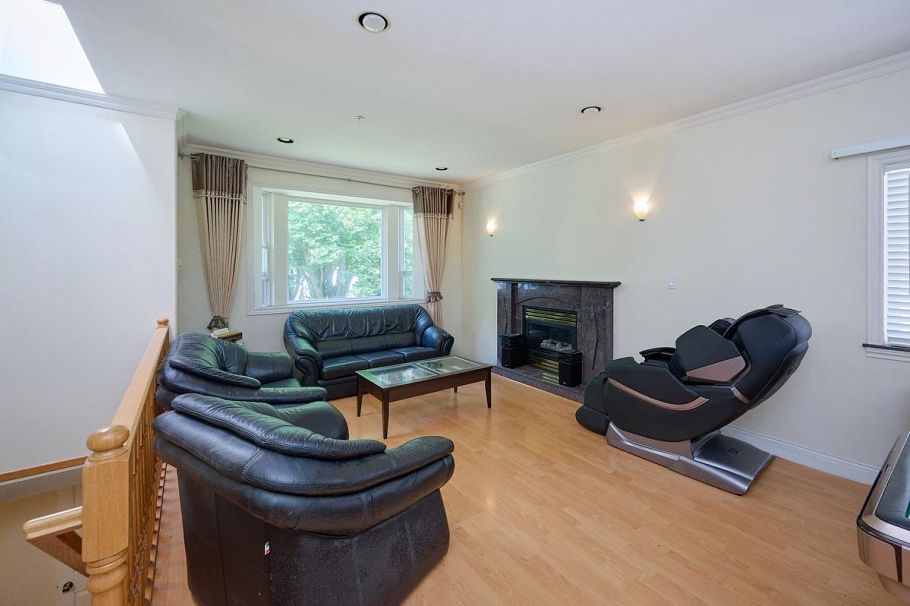 2326 Charles Street Vancouver, BC - 3