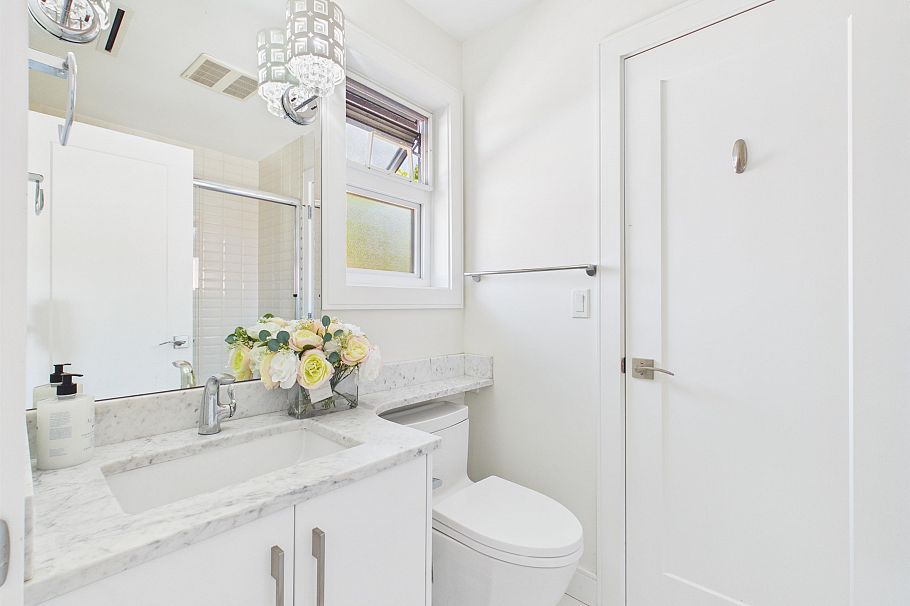 2277 E 28th Avenue Vancouver, BC - 16