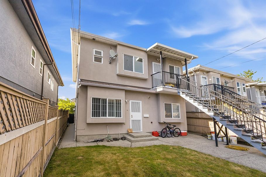 3186 E 18th Avenue Vancouver, BC - 19