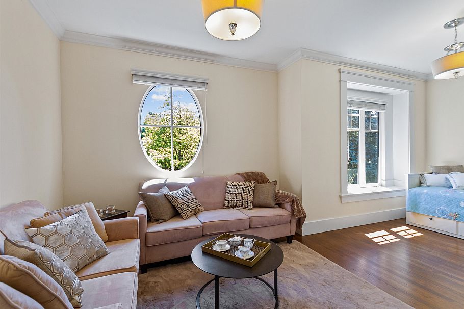 2495 W 33rd Avenue Vancouver, BC - 15