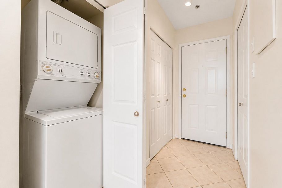 108 3250 W Broadway Vancouver, BC - 23