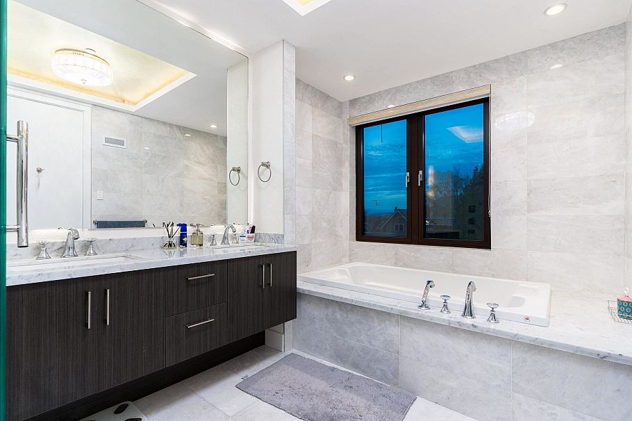 3011 W 27th Avenue Vancouver, BC - 10