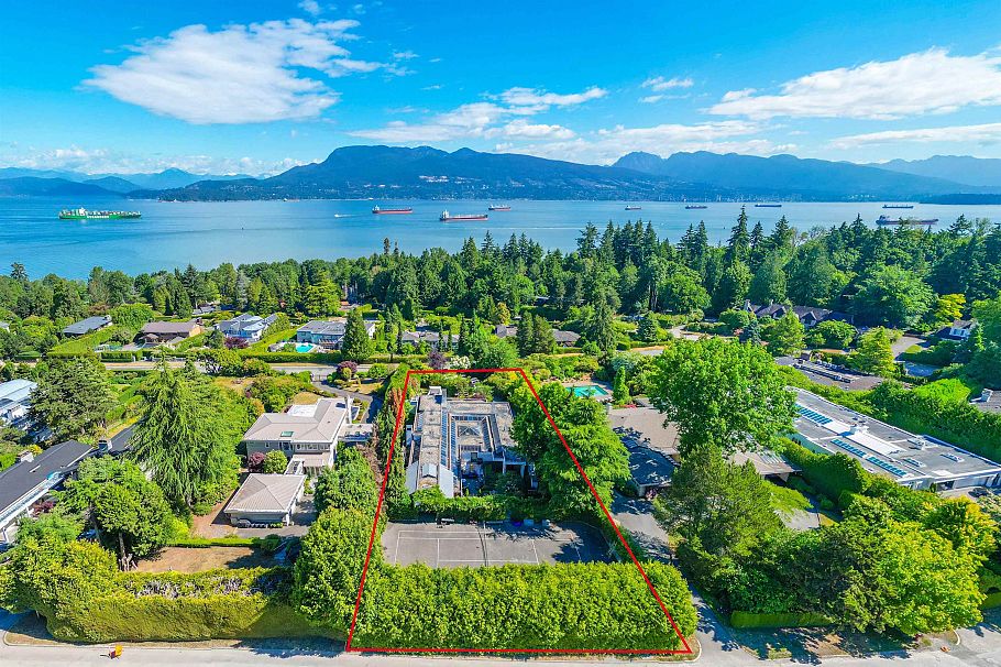 5570 Newton Wynd Vancouver, BC - 2