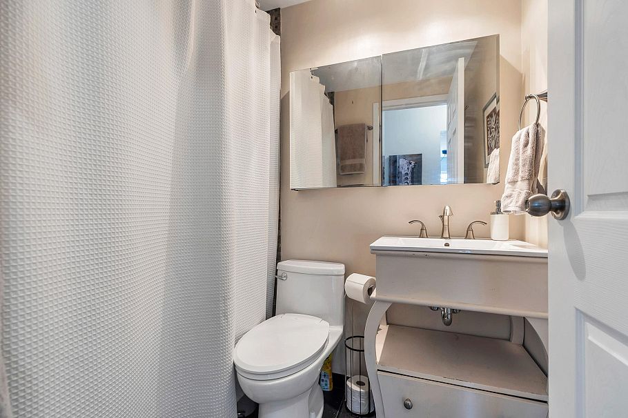 207 2080 Maple Street Vancouver, BC - 17