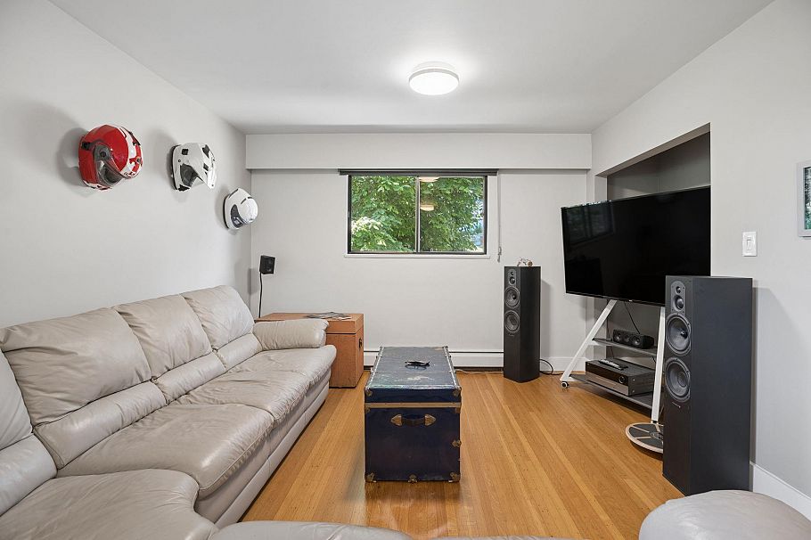 1034 Heywood Street North Vancouver, BC - 19