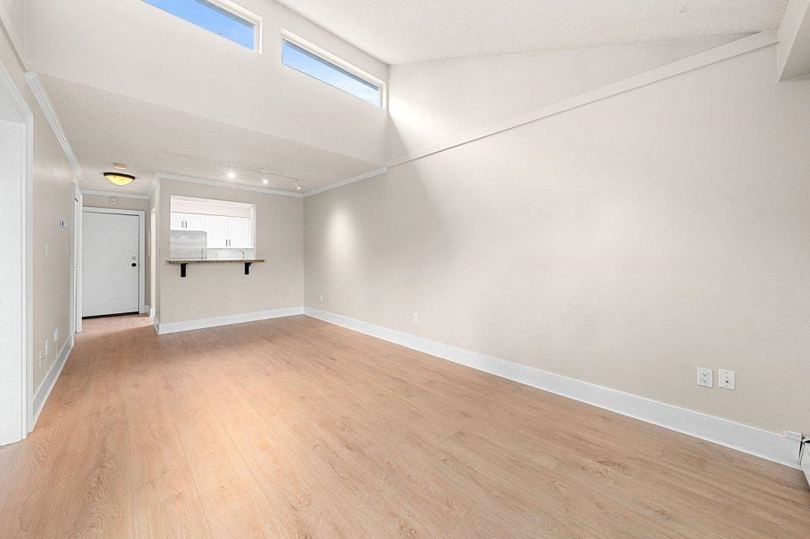 301 235 W 4th Street North Vancouver, BC - 8