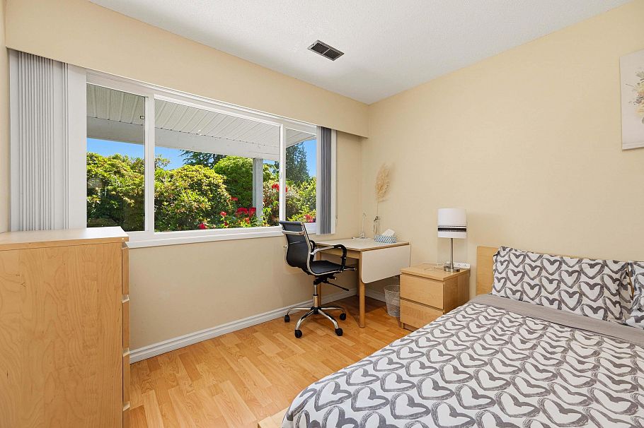 693 Plymouth Drive North Vancouver, BC - 20