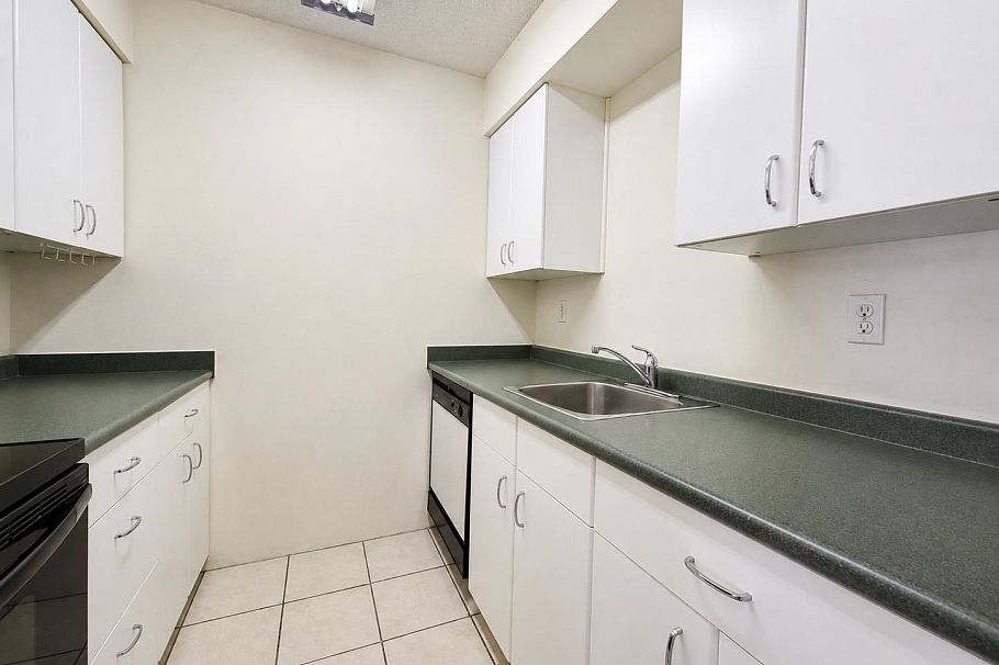 306 2450 Cornwall Avenue Vancouver, BC - 10