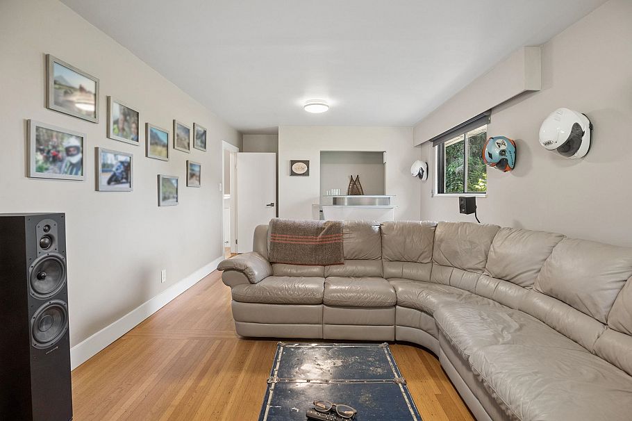 1034 Heywood Street North Vancouver, BC - 20
